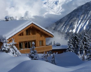 mountain-cabin-in-winter-wallpaper-1024x819